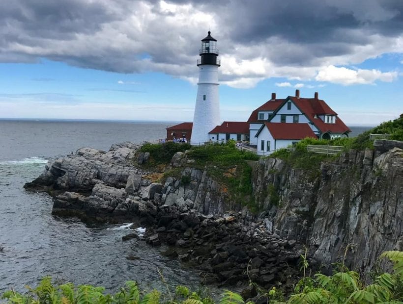 visit lighthouses in maine
