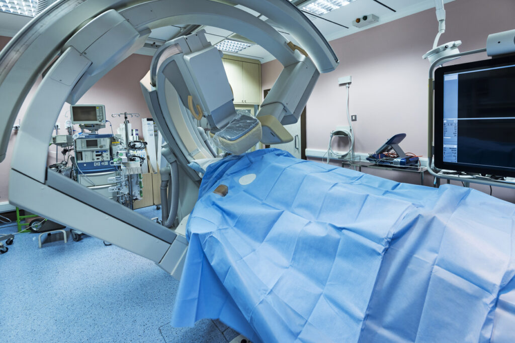 A state-of-the-art angiographic suite equipped with modern scanners, monitors and resuscitation equipment.